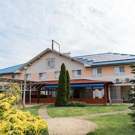 Panorama Hotel Bekescsaba Exterior foto